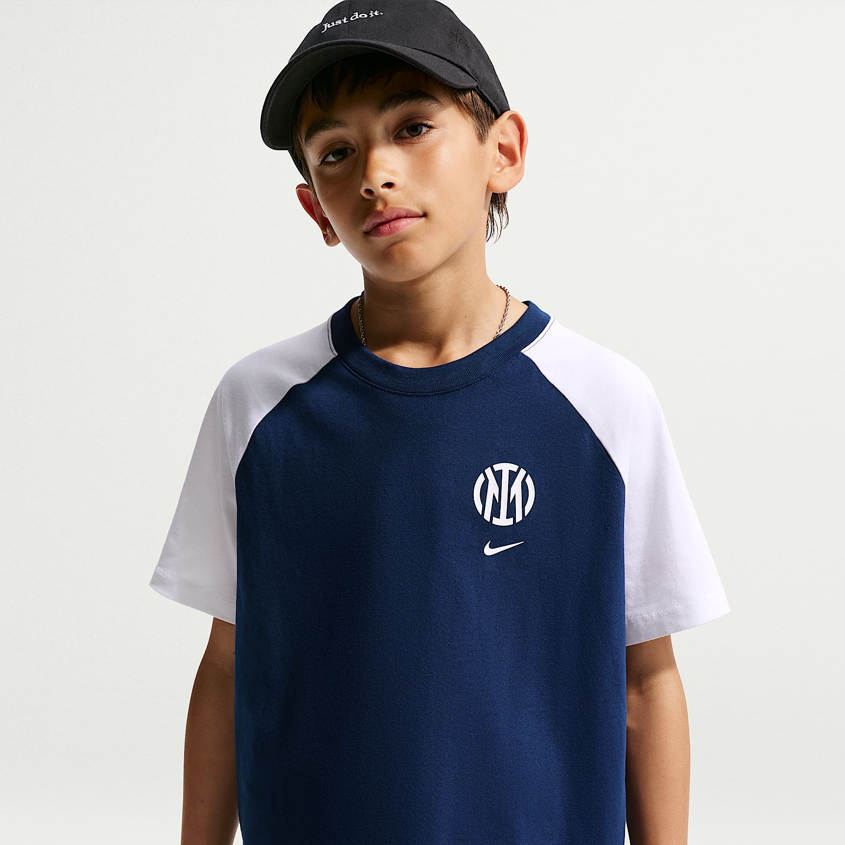 Inter Milan Older Kids' Nike Football T-Shirt. Nike LU